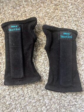 Pair of IMAK SmartGlove Cotton Wrist Splints